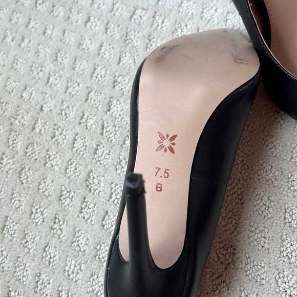 Woman’s high heel black shoe size 7.5 - Picture 8 of 13